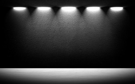 Черная стена с подсветкой