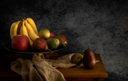 Натюрморт с бананами