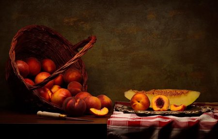 Натюрморт с кинжалом