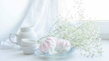 Белое на белом