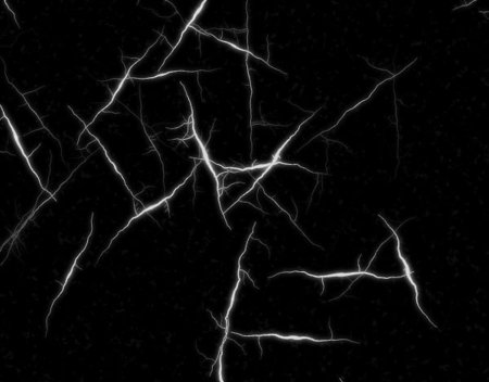 Молния на темном фоне