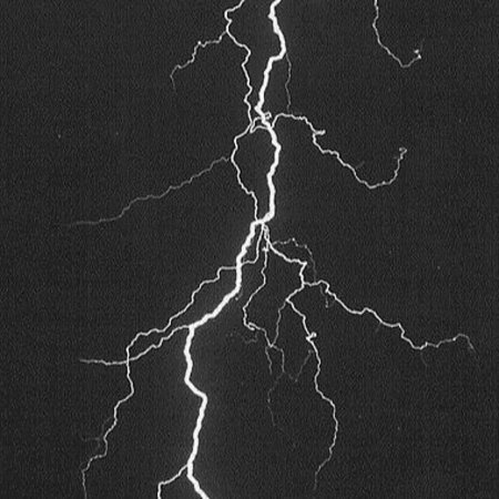 Молния на доске