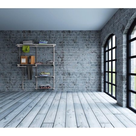 Пустая комната с кирпичной стеной