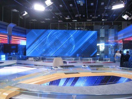 Пустая студия канала