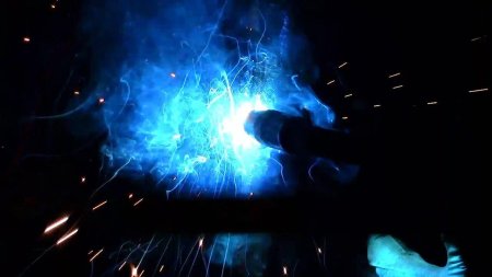 Искры сварки