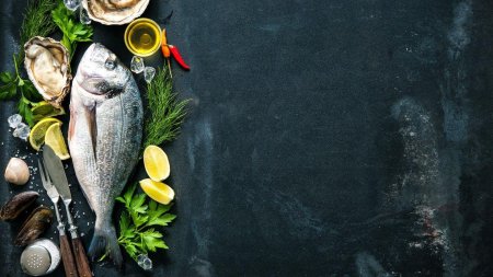 Морепродукты на доске