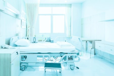 Интерьер больничной палаты