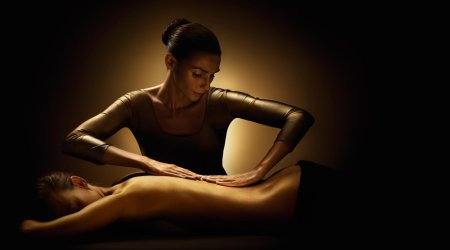 Девушка в спа салоне