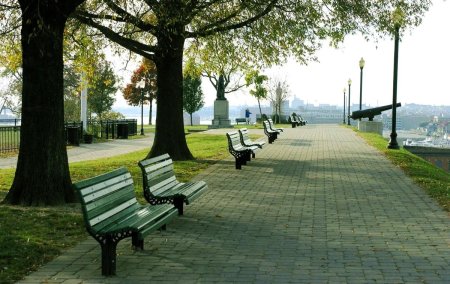 Волжский бульвар парк скамейки