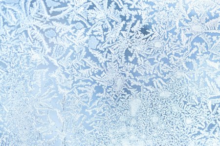 Морозный узор на стекле