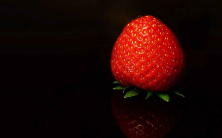 Красивая клубника