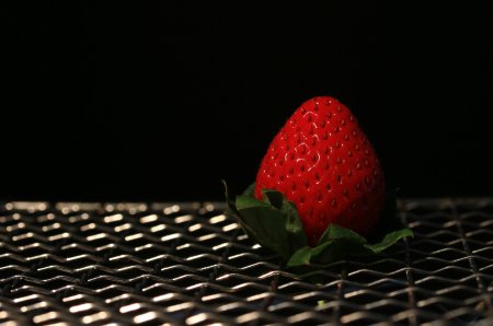 Черная клубника