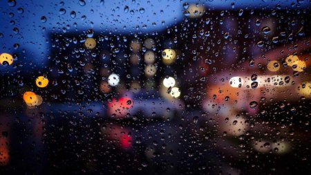 Дождь на стекле