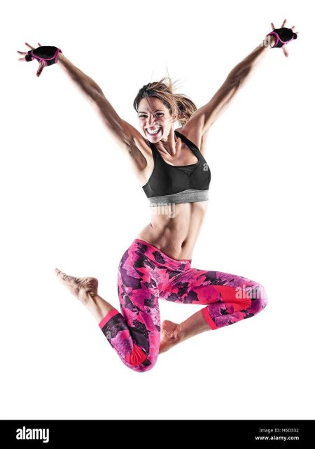 Спортивная девушка в прыжке