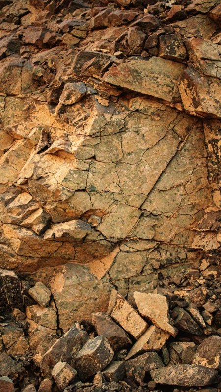 Каменный рельеф