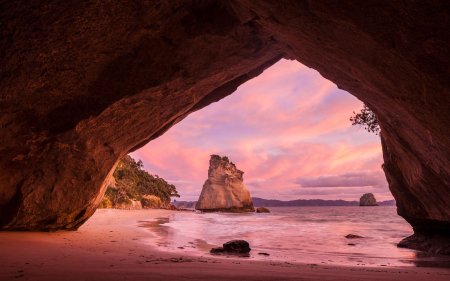 Морская пещера в Алгарве, Португалия