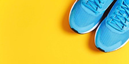 Кроссовки фон