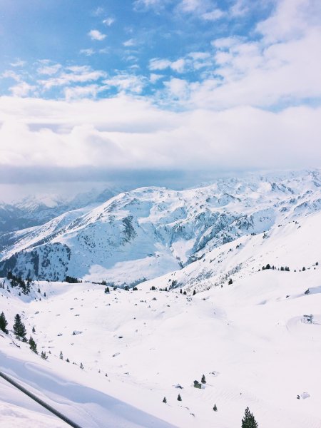 Горы в снегу