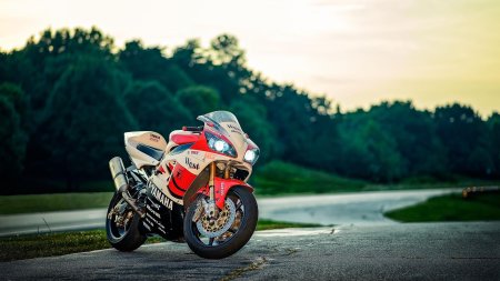 Ямаха р1 на дороге