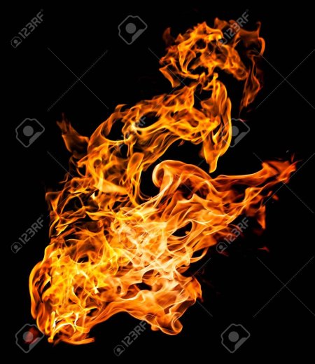 Огонь на чёрном фоне
