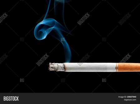 Сигарета на прозрачном фоне