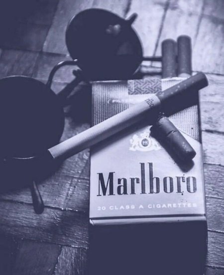 Пачка сигарет мальборо