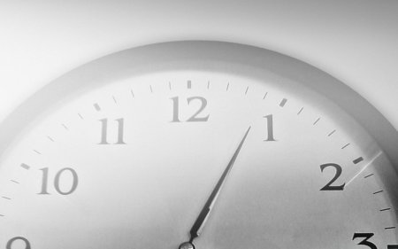 Часы со стрелками