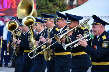 Фанфары картинка