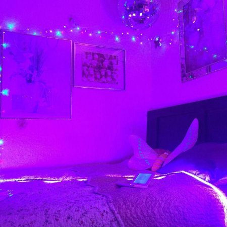 Фиолетовый неон