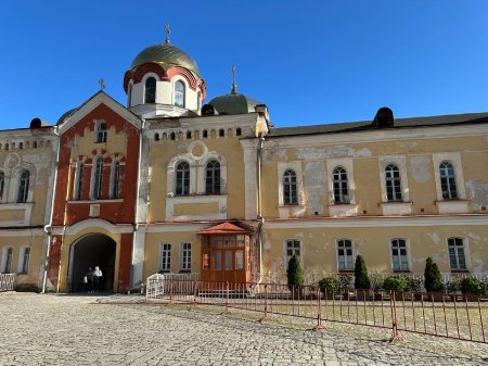Мужской монастырь в абхазии после вой