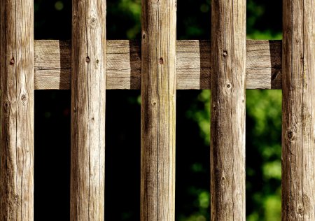 Деревянный заборчик