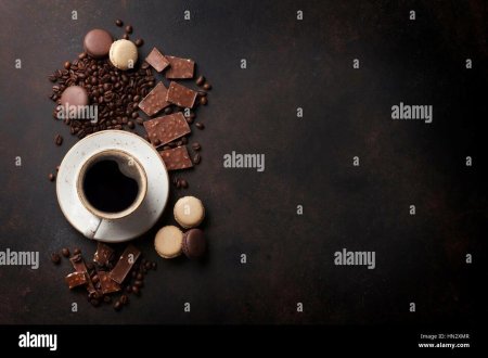 Кофе на темном фоне вид сверху