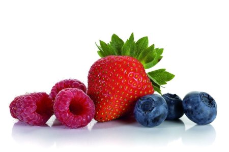 Ягоды клубника голубика малина