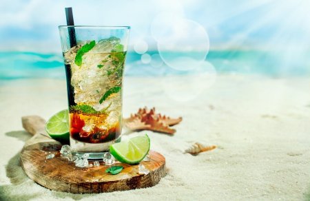 Море пляж коктейль