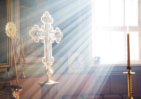 Крест на храме