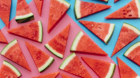 Арбуз нарезанный