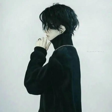 Парень с черными волосами Эстетика