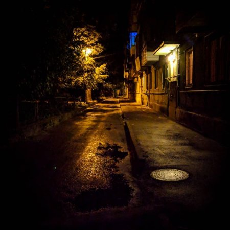 Улица ночью двор