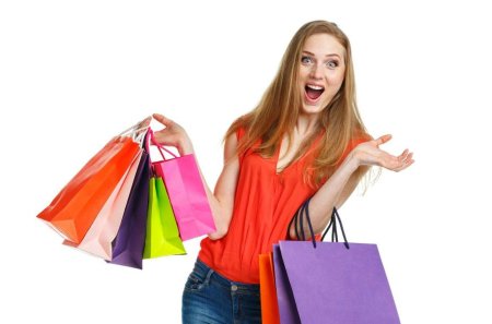 Девушка с пакетами