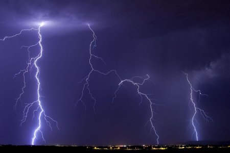 Красивая молния