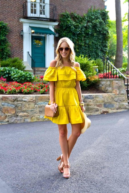 Желтое платье