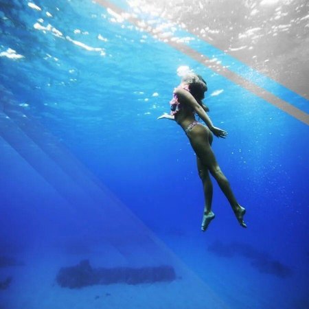 Джулия Хартманн Underwater