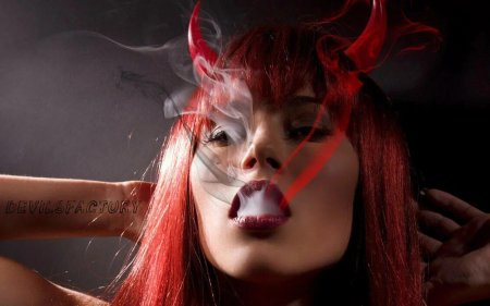 Мэри Фишер дьяволица