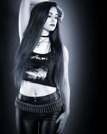 Нина Сергина Блэк метал