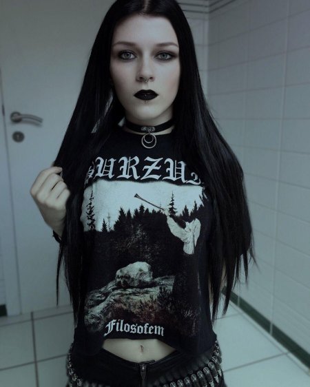 Девушка Блэк металлистка