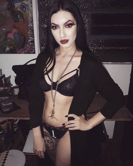 Девушки металлистки