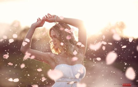 Девушка кружится