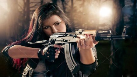 Красивые девушки с оружием