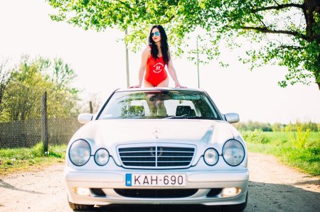 Мерседес 210