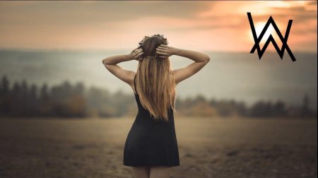 Девушка сзади